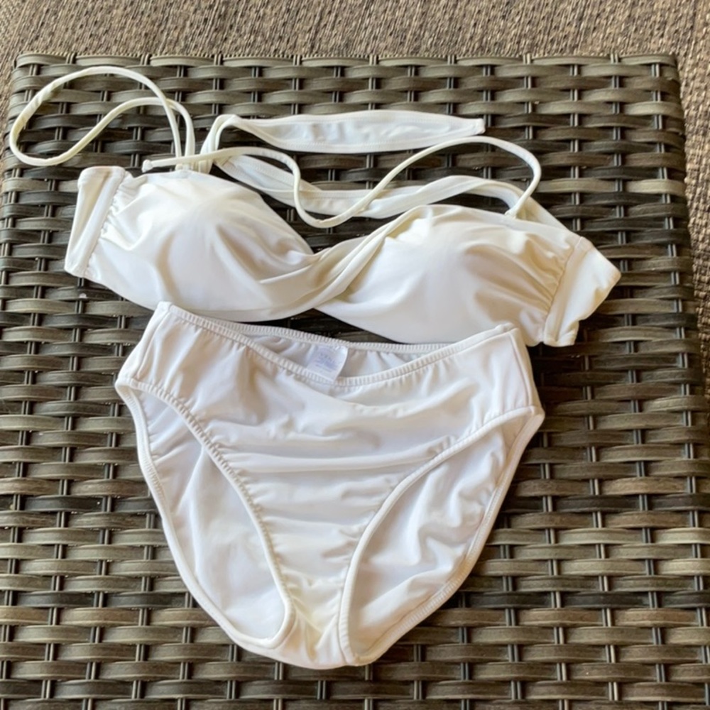 Venus size 4 white bikini